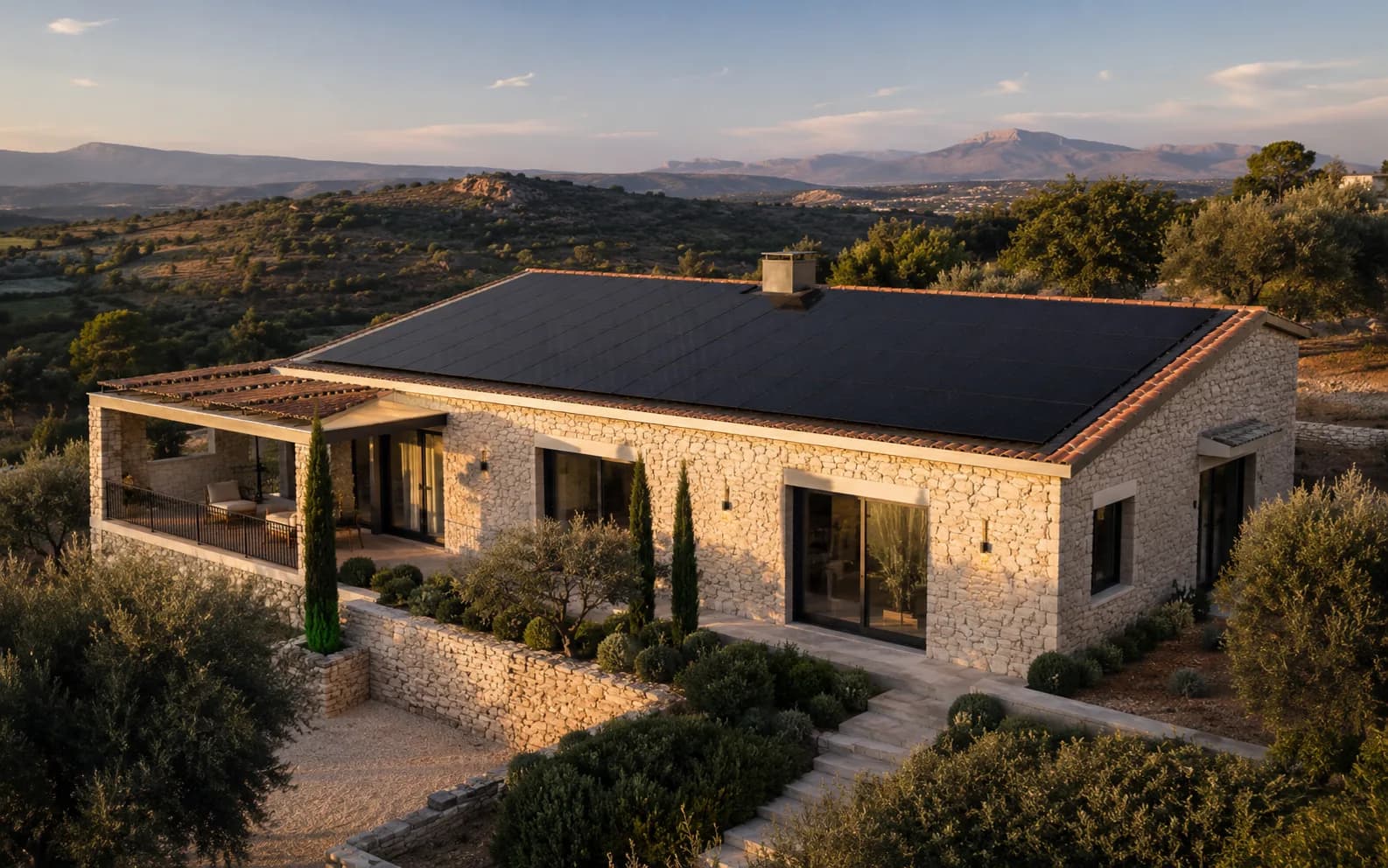 Maison du Sud équipée de panneaux solaires